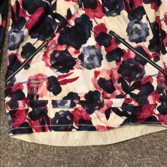 Lululemon jacket - Picture 3 of 4